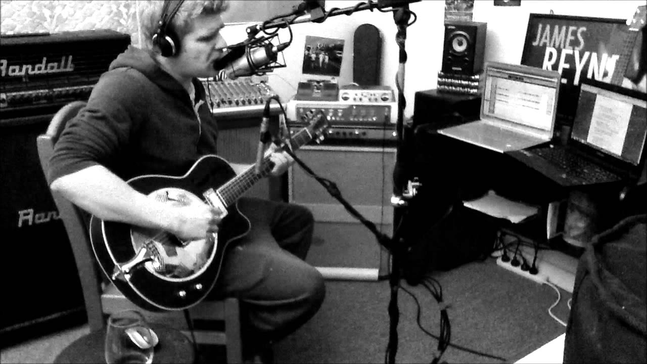 Pat Connolly - Missing You (live in studio)