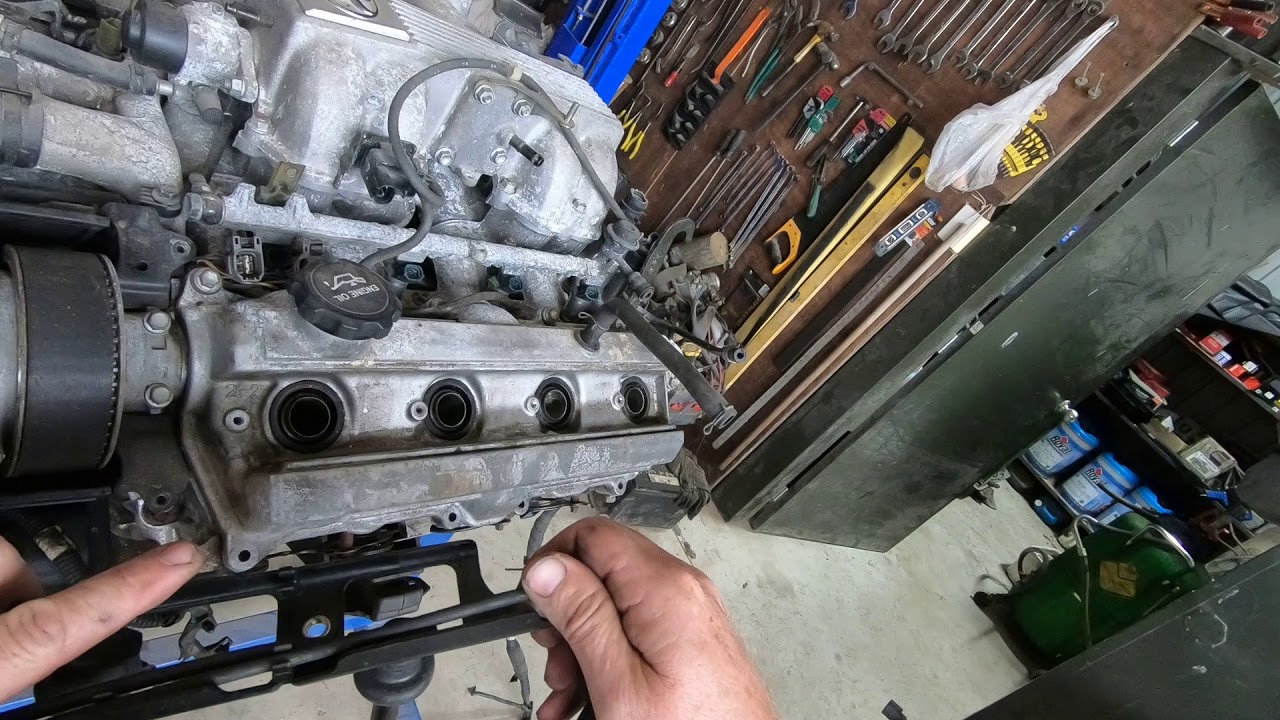 How to engine swap a 1uzfe - Engine Preparation.  2003 4x4 Toyota Hilux conversion Part 1
