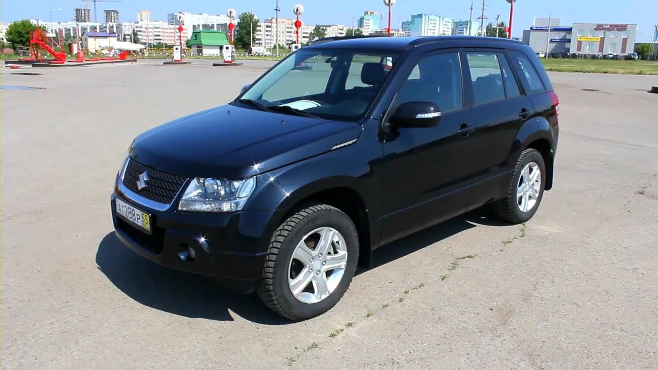 2011 Suzuki Grand Vitara. Start Up, Engine, and In Depth Tour.
