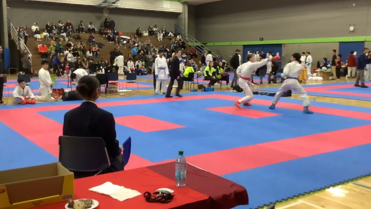 Sensei Sato watches on as Geoffrey Newell refs Sato Cup 2025