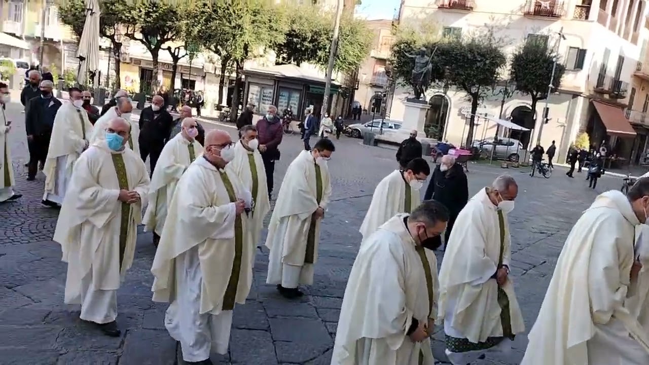 Messa crinale i sacerdoti della diocesi di Nola  in Cattedrale per il Crisma