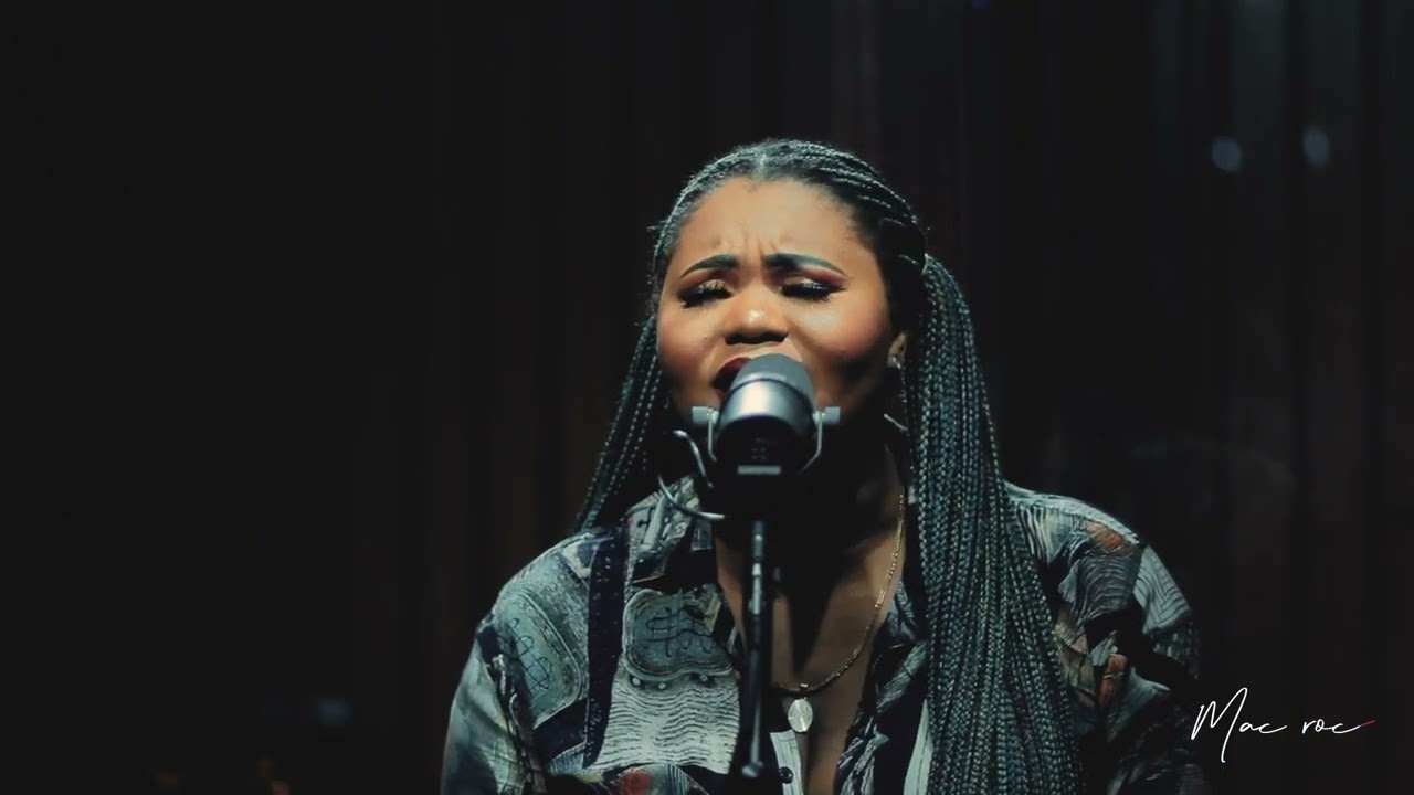 Ayra Starr - Beggie Beggie (Acoustic Cover) - Mac Roc Sessions