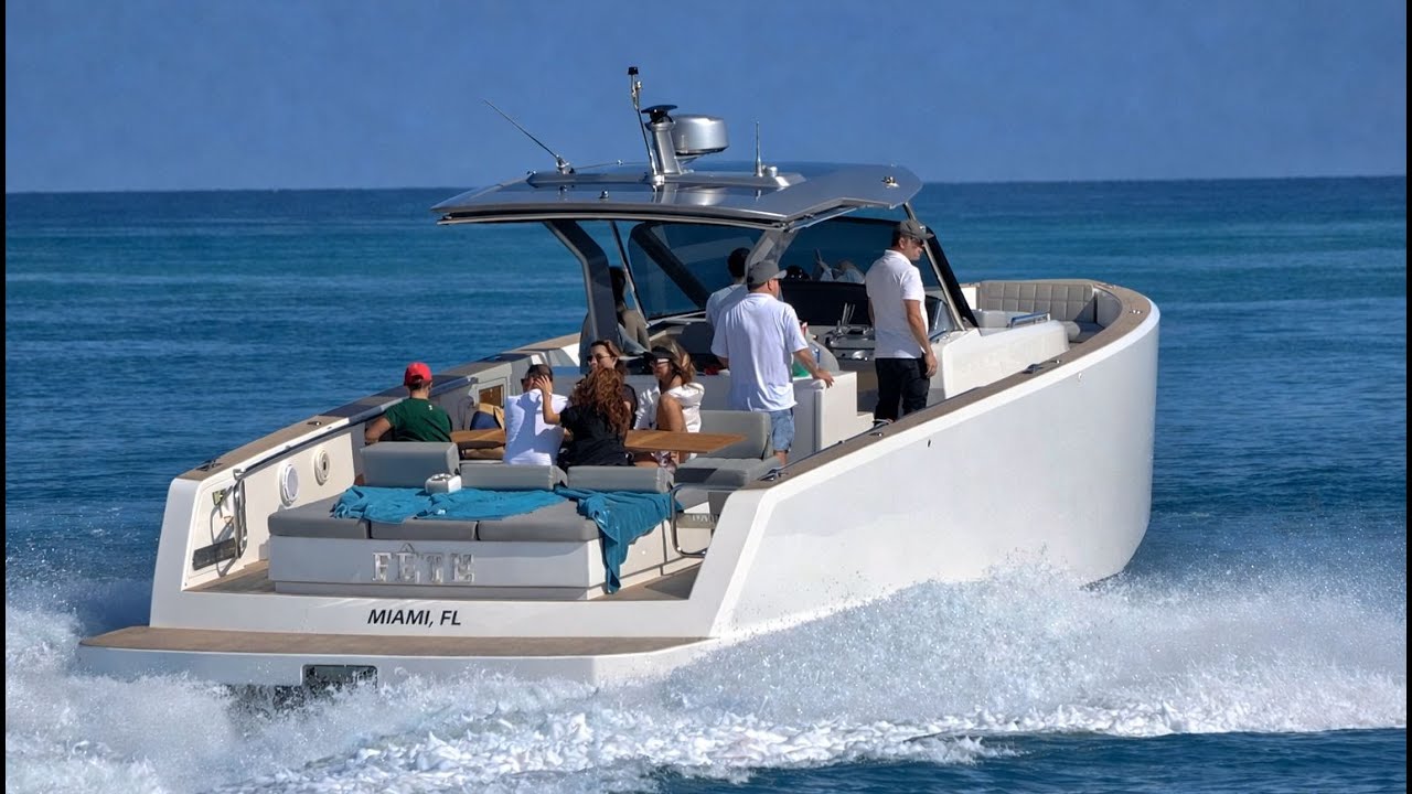 INSANE Luxury Boats, Yachts & Speedboats Blasting In & Out of the Ocean