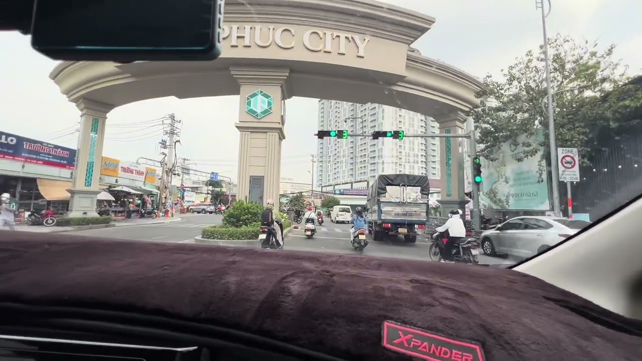 Bổ túc tay lái mới quốc lộ 13, rèn kỹ năng lái xe an toàn, xử lý tình huống quay đầu, đi vòng xoay.