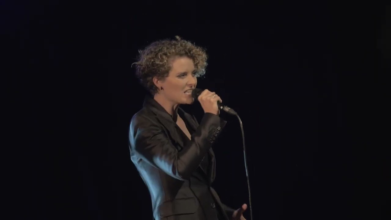 Extrait Live - Seule en scène - Divine Comédie - Lora Gabriel