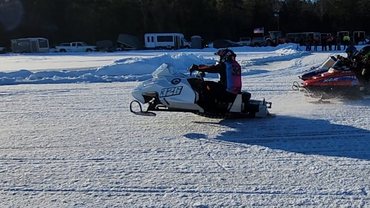 Snowmobile ice oval racing in Maine 2024 polaris ski doo arctic cat yamaha moto ski
