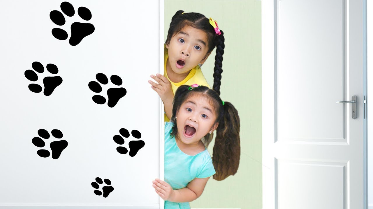 Suri & Annie Pretend Play Cooking Food with Kitchen Toys