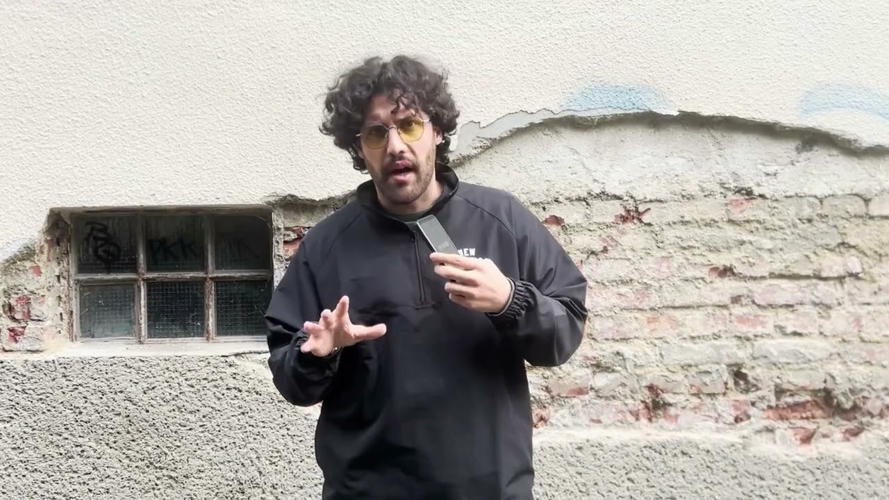 MUSIKPRODUZENT @Katukarecords  BRICHT (fast) IN EINE GEMEINDEBAUWOHNUNG EIN