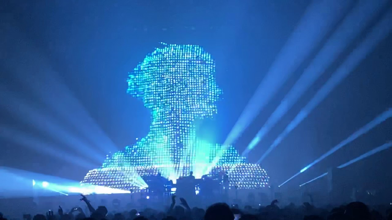 SWOON-TEMPTATION-STAR GUITAR-GRAVITY DROPS - CHEMICAL BROTHERS - MANCHESTER ARENA -  22-11-2019