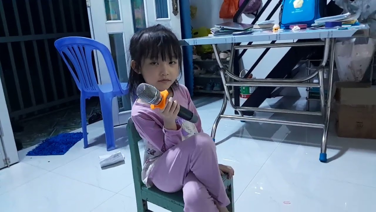 BÉ KHÁNH NGỌC  luyện giọng bài TẠM BIỆT BÚP BÊ THÂN YÊU.