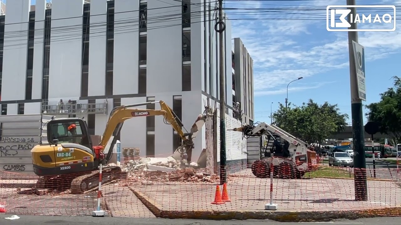 Demolición y Eliminación de cerco perimétrico en Surco | Maquinarias Iamaq S.A.C.