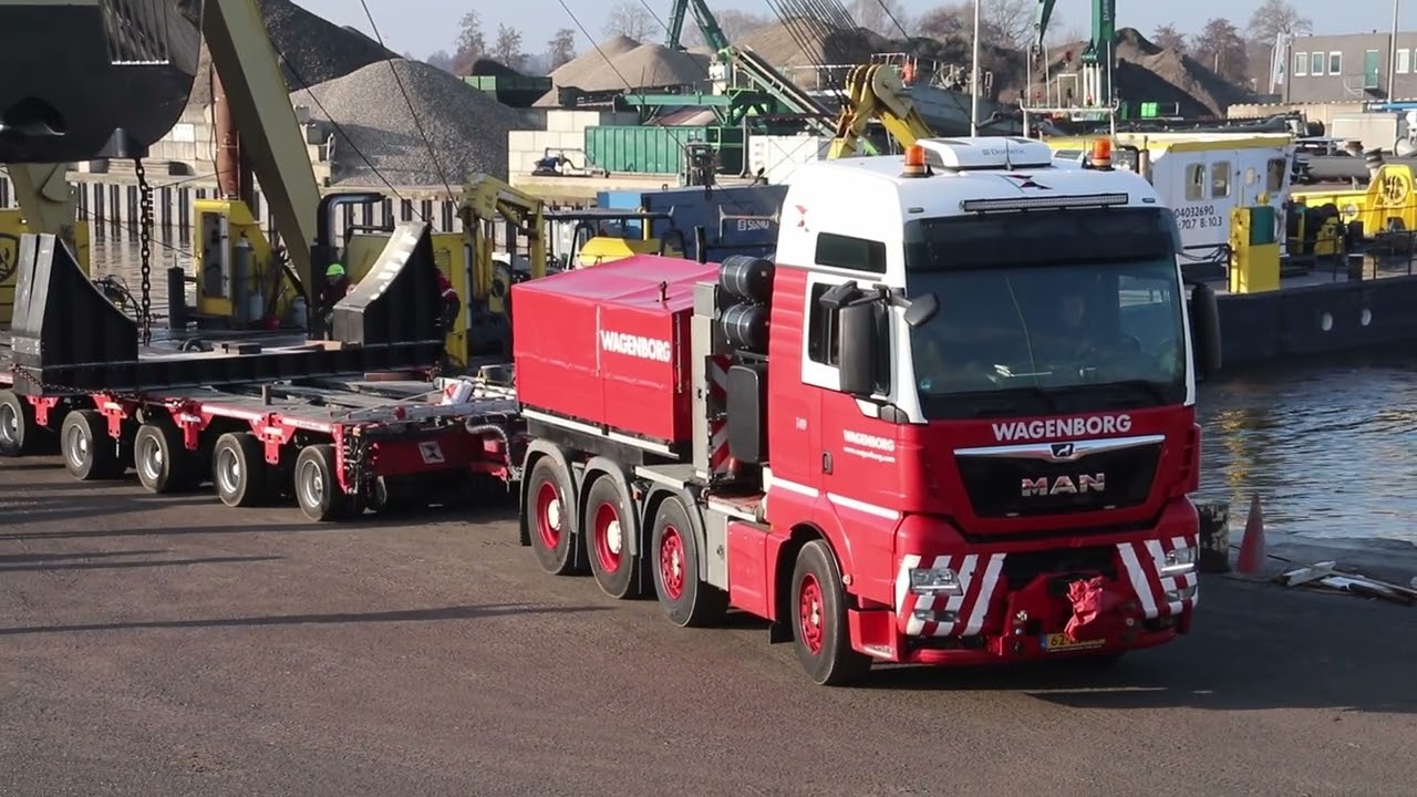 Yachttransport: HEBO LIFT 6 (04032690)  & MOSS bij Op- en Overslag Meppel BV