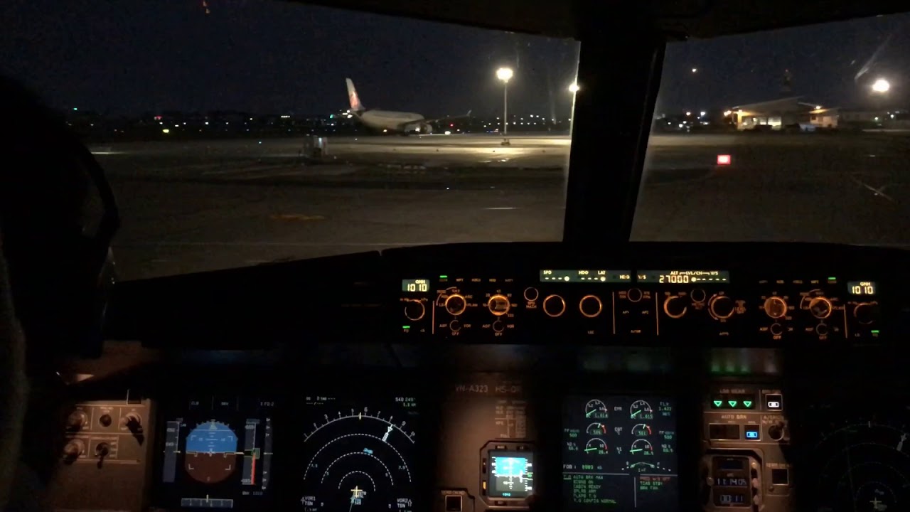 Viet Nam Airlines A321 View Cockpit full clip  Pushback to landing