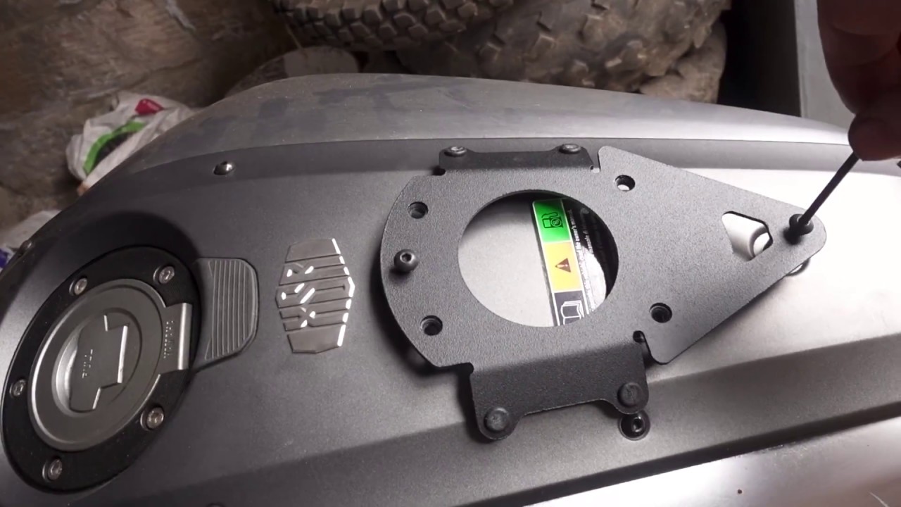 Givi Tanklock system and Yamaha XSR700