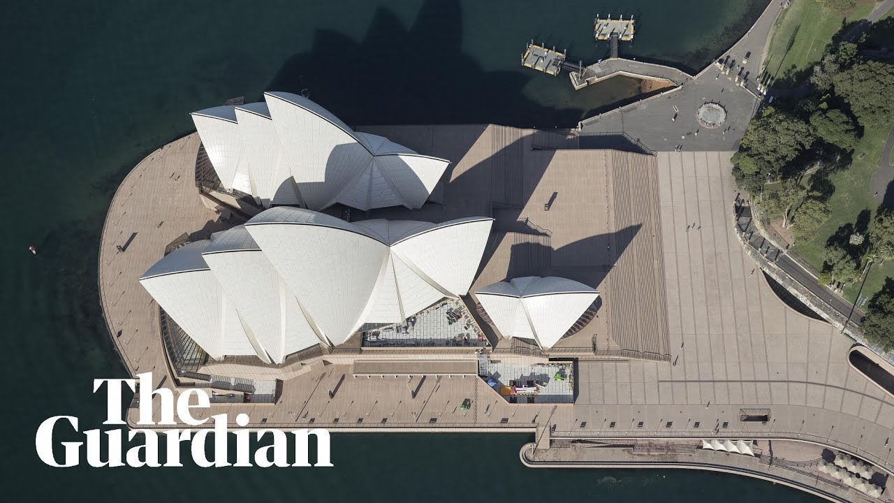 Drone footage shows Sydney deserted during coronavirus lockdown