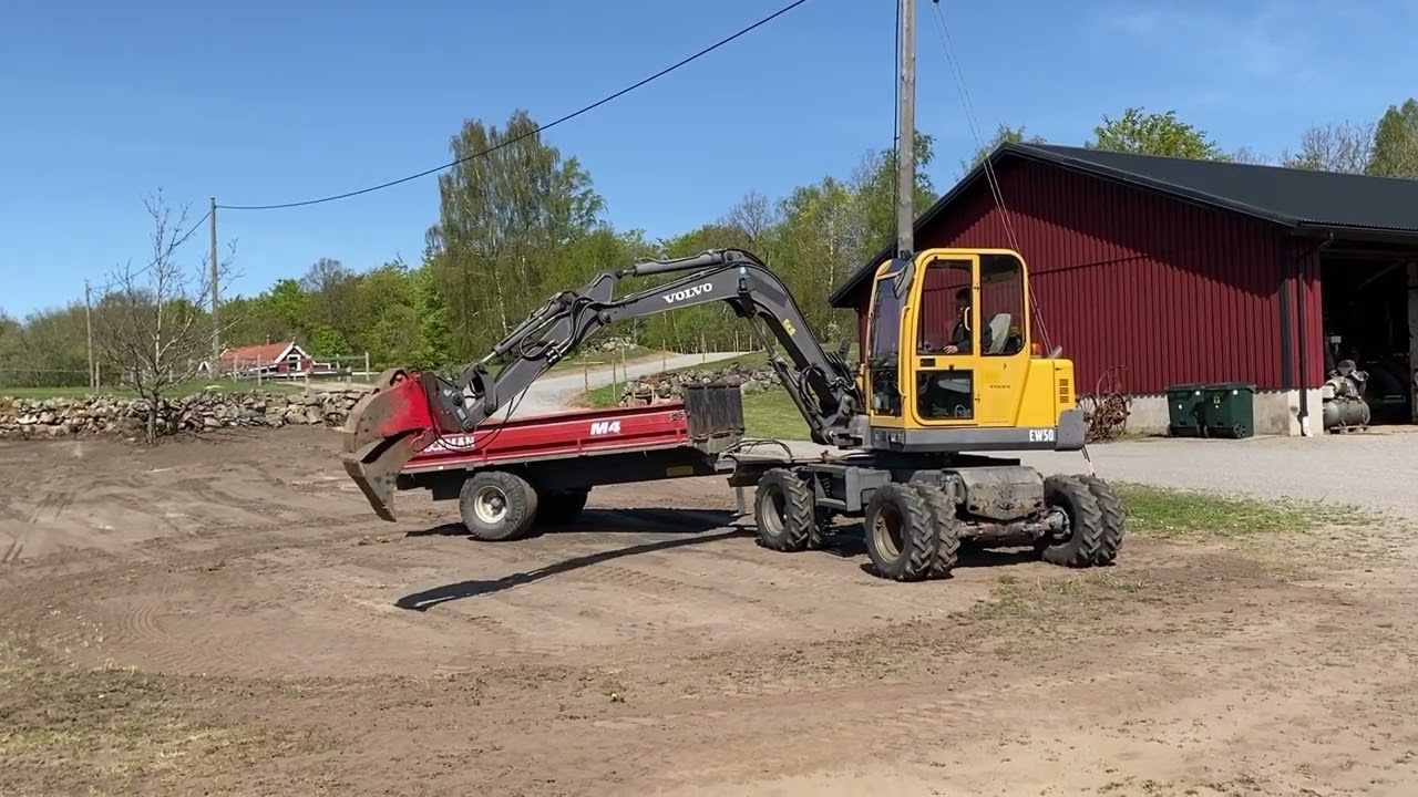 Köp Grävmaskin Volvo EW50 med tillbehör på Klaravik