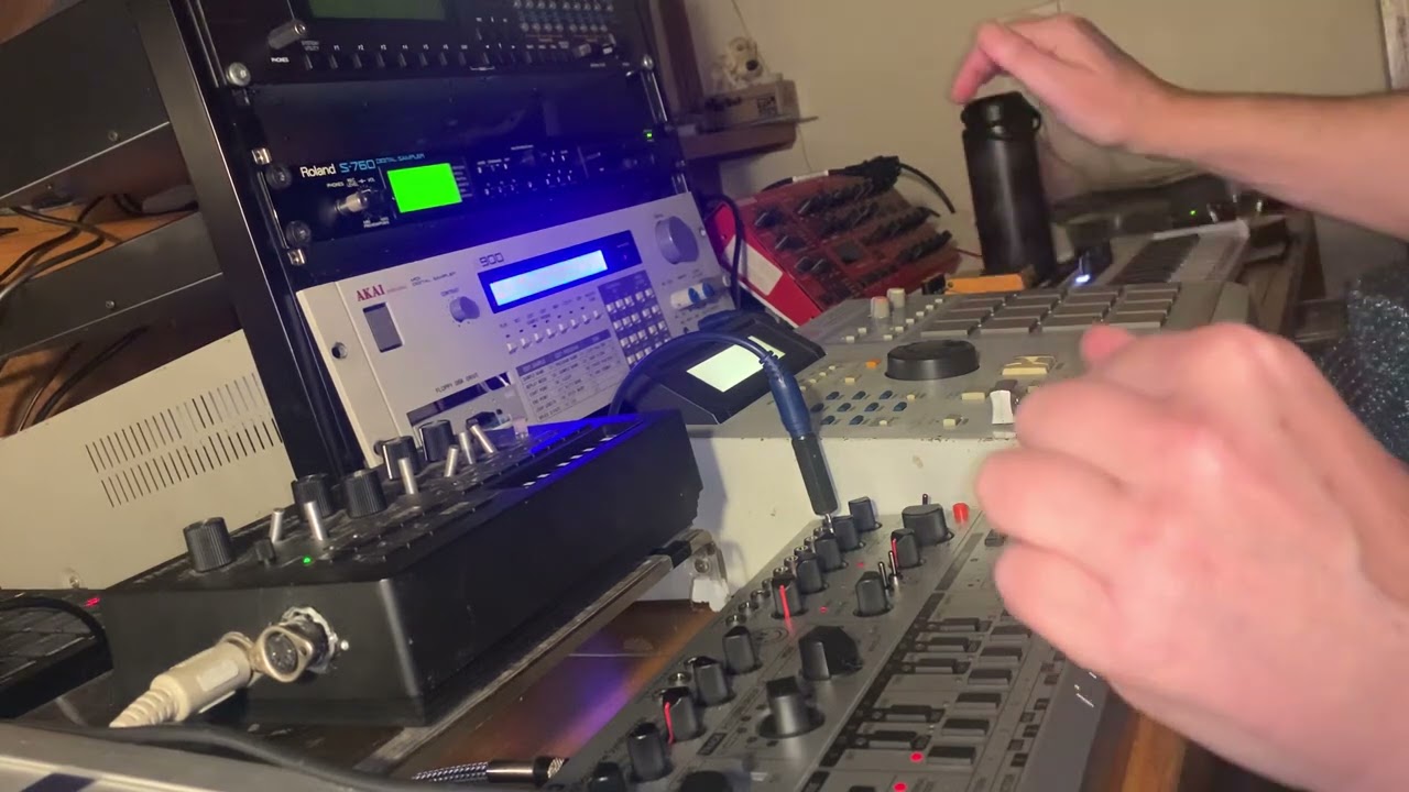 Acid Techno Live Hardware 90s