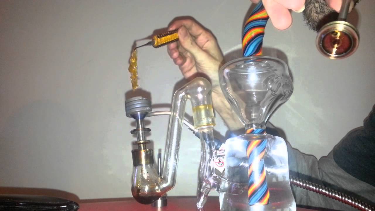 Progressively bigger dabs with friends! .2 .3 .5 then 1 GRAM!