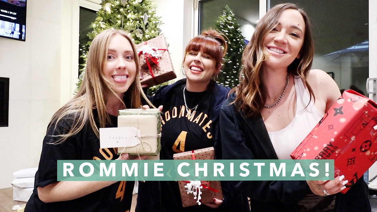 Roommate Christmas Gift Exchange! | Vlogmas Day 22!