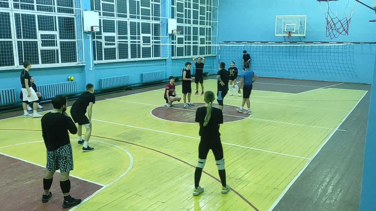 16 февраля, понедельник, три команды, волейбол, Бельцы.