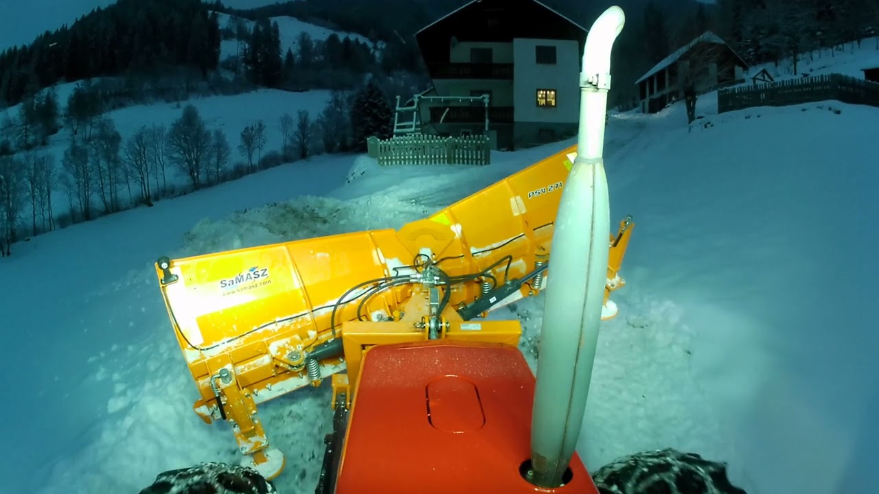 Schneeräumung mit #Lindner 1650 und #Variopflug #powder #schneeräumung