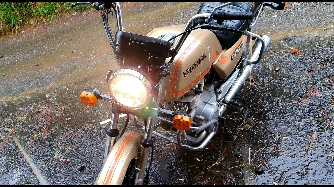 ANTIGA CB400 2 VS CHUVA EXTREMAMENTE FORTE COM ALAGAMENTO!