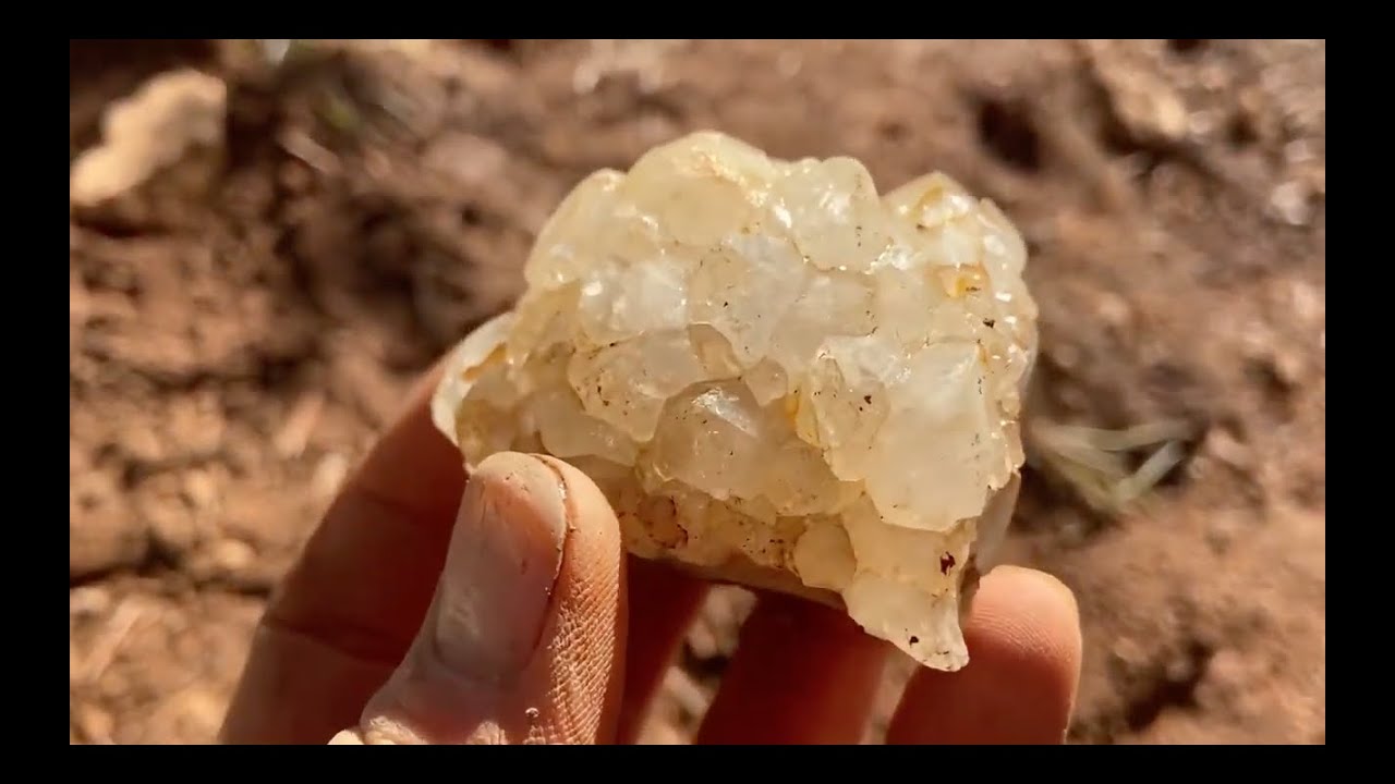 Rockhounding Red Top for Big Agate Nodules and Geodes