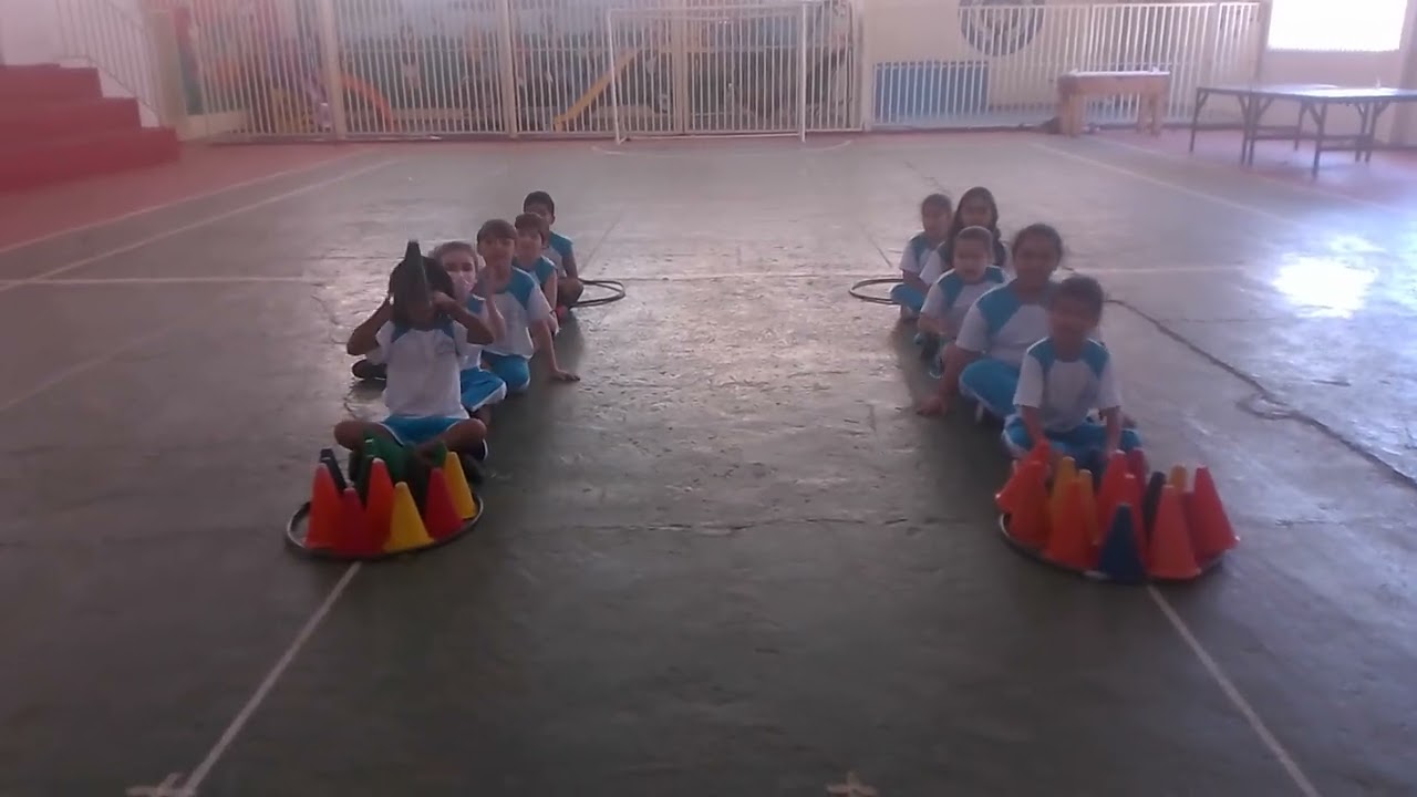 Educação física com cone