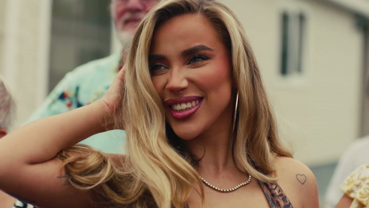 Frank van Etten ft Bizzey - Zij Komt Van Het Kamp (Officiële videoclip)