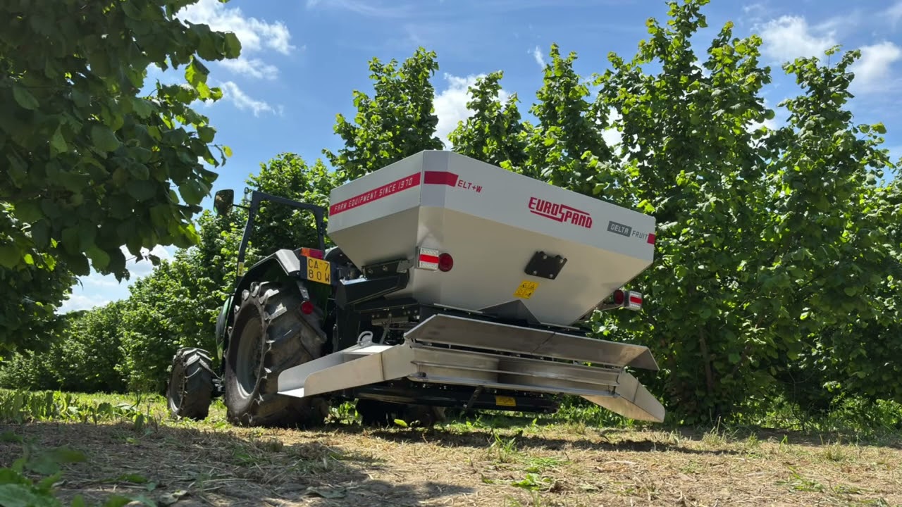 Concimazione interfilare noccioleti con Eurospand Delta Fruit