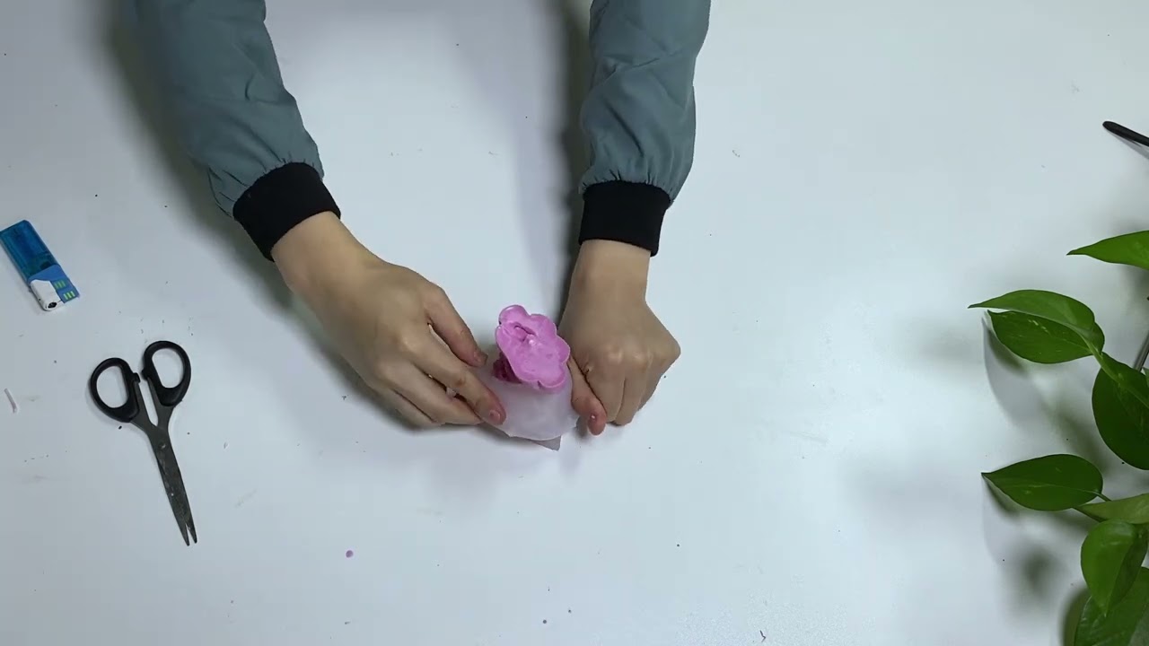 Step-by-Step Tutorial for Making Blindfolded Girl Candle with SILICANDO® Silicone Mold