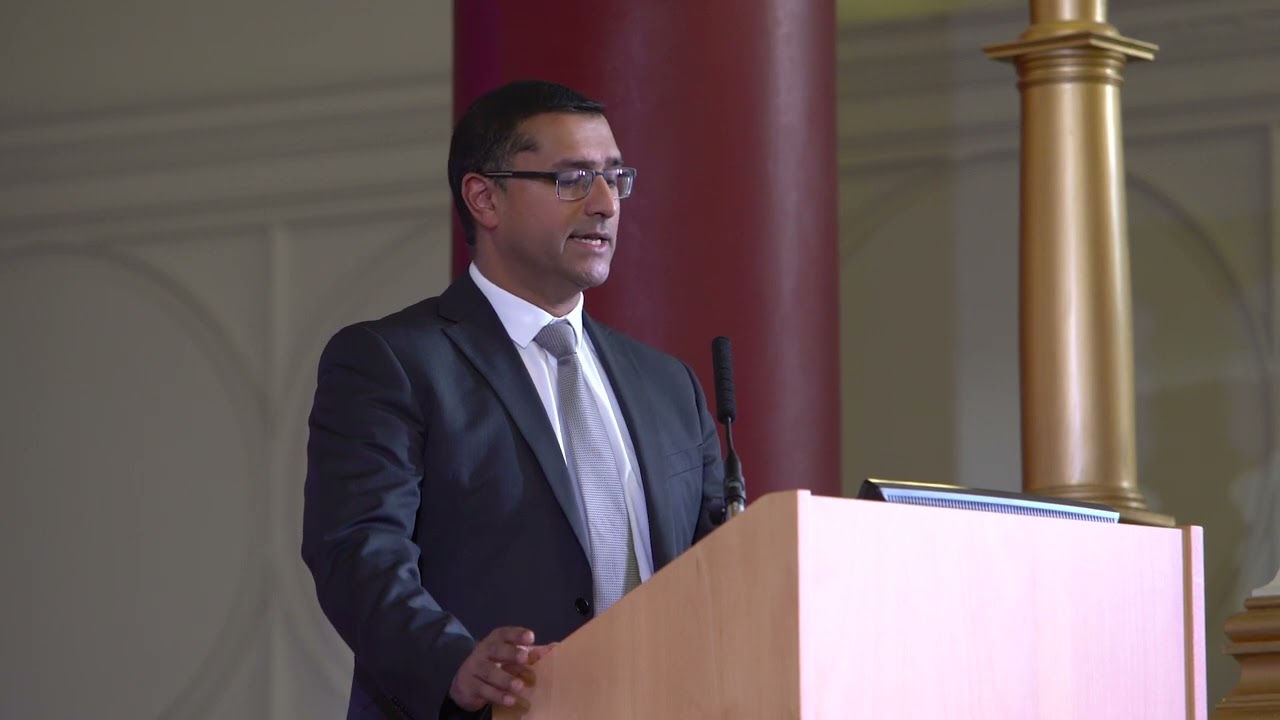 Consultants committee chair Vish Sharma addresses London consultants rally on first day of strike
