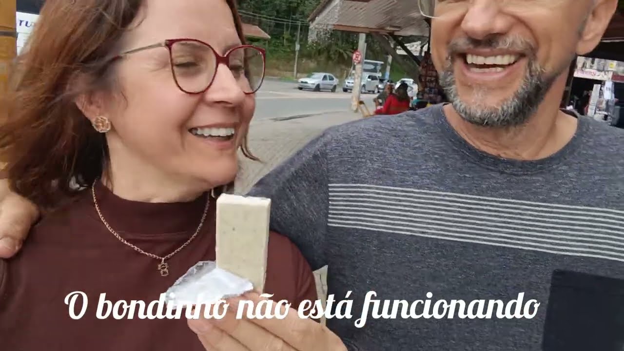 Entramos em um beco na cidade famosa 