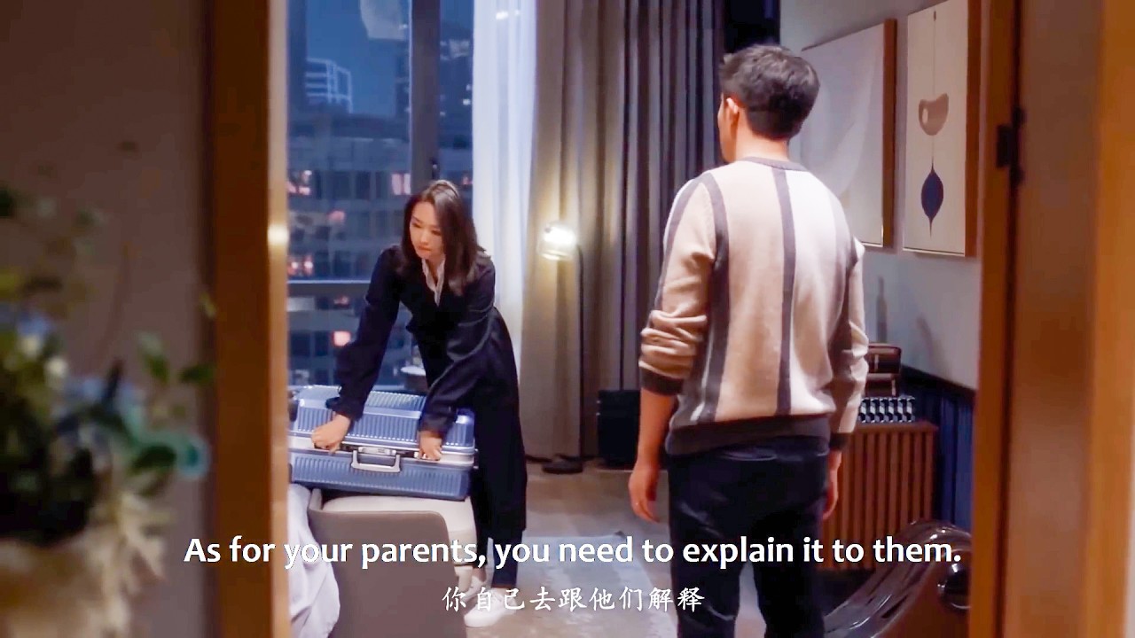 出軌丈夫和小三酒店開房被妻子撞個正着，妻子不顧不鬧回家收拾行李，帶着孩子立馬和他離婚！