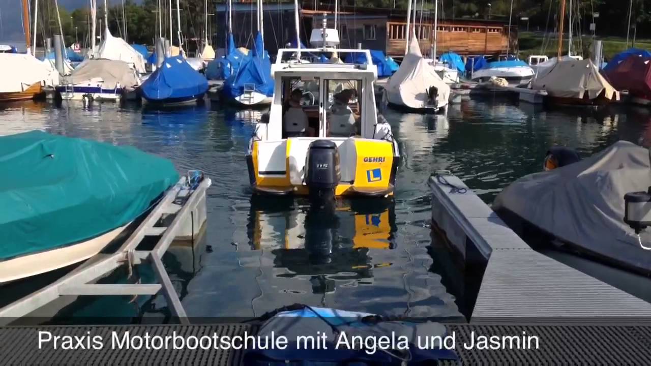 Motorbootschule mit Angela und Jasmin