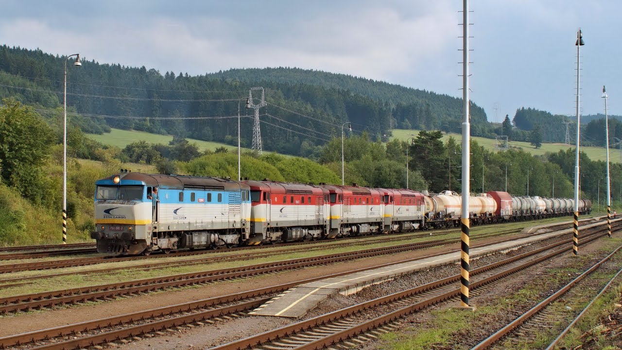 Vlaky Slovensko - Bardotky radu 751 v okolí Hornej Štubne