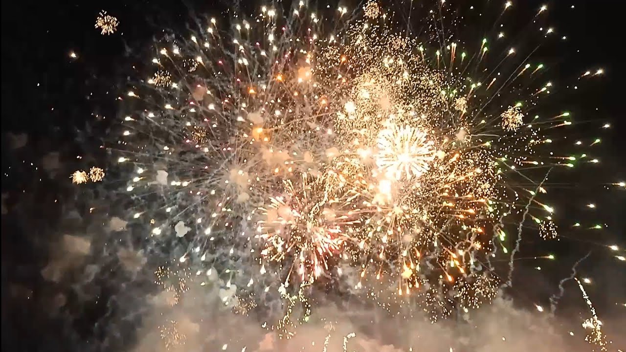 Gran castillo de fuegos artificiales en el Puig a cargo de Pirotecnia Alto Palancia 