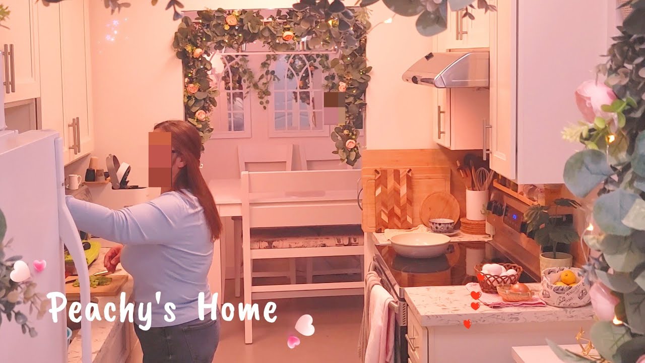 #23 Cozy Slow Living | Decorating my Small Apartment Kitchen & Baking