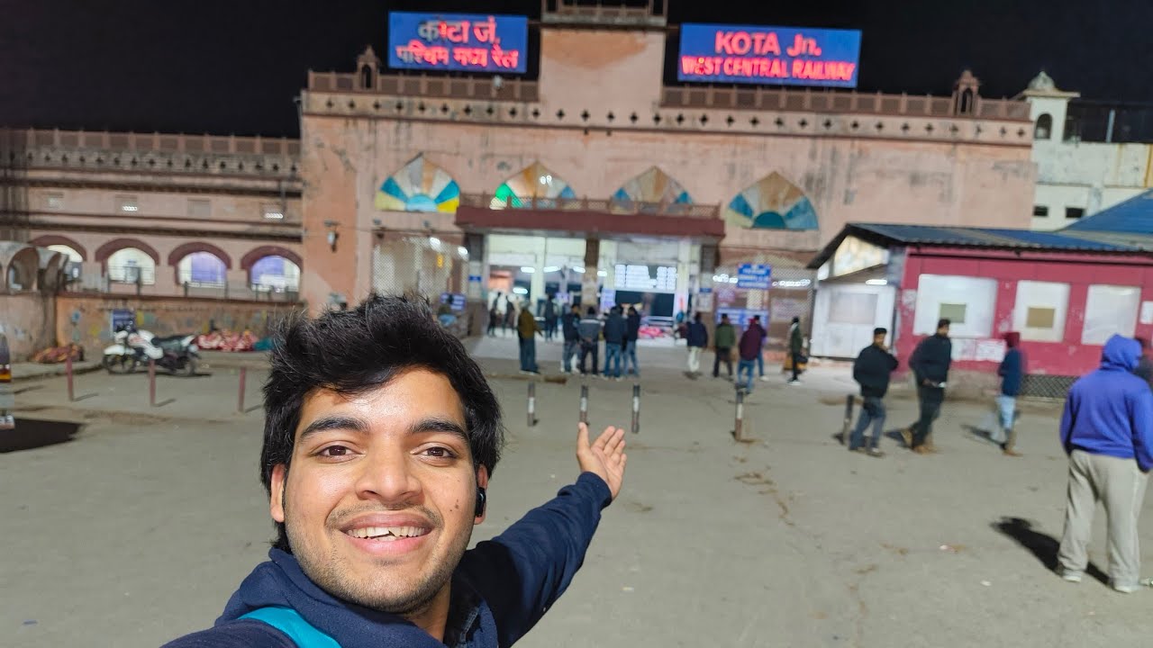 Kota Junction Pouchne Gye 😃 Par Kya Karu Yaha Par 🤔
