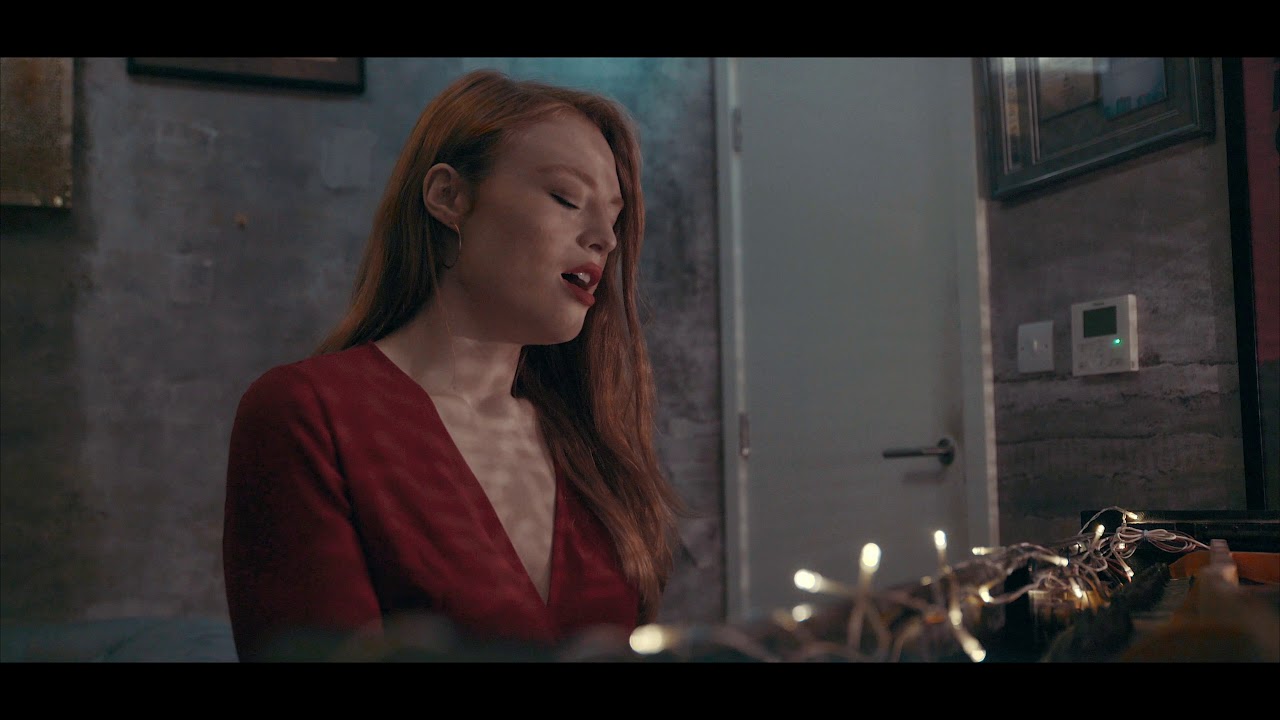 Freya Ridings - Merry Christmas Everyone (Shakin' Stevens cover)