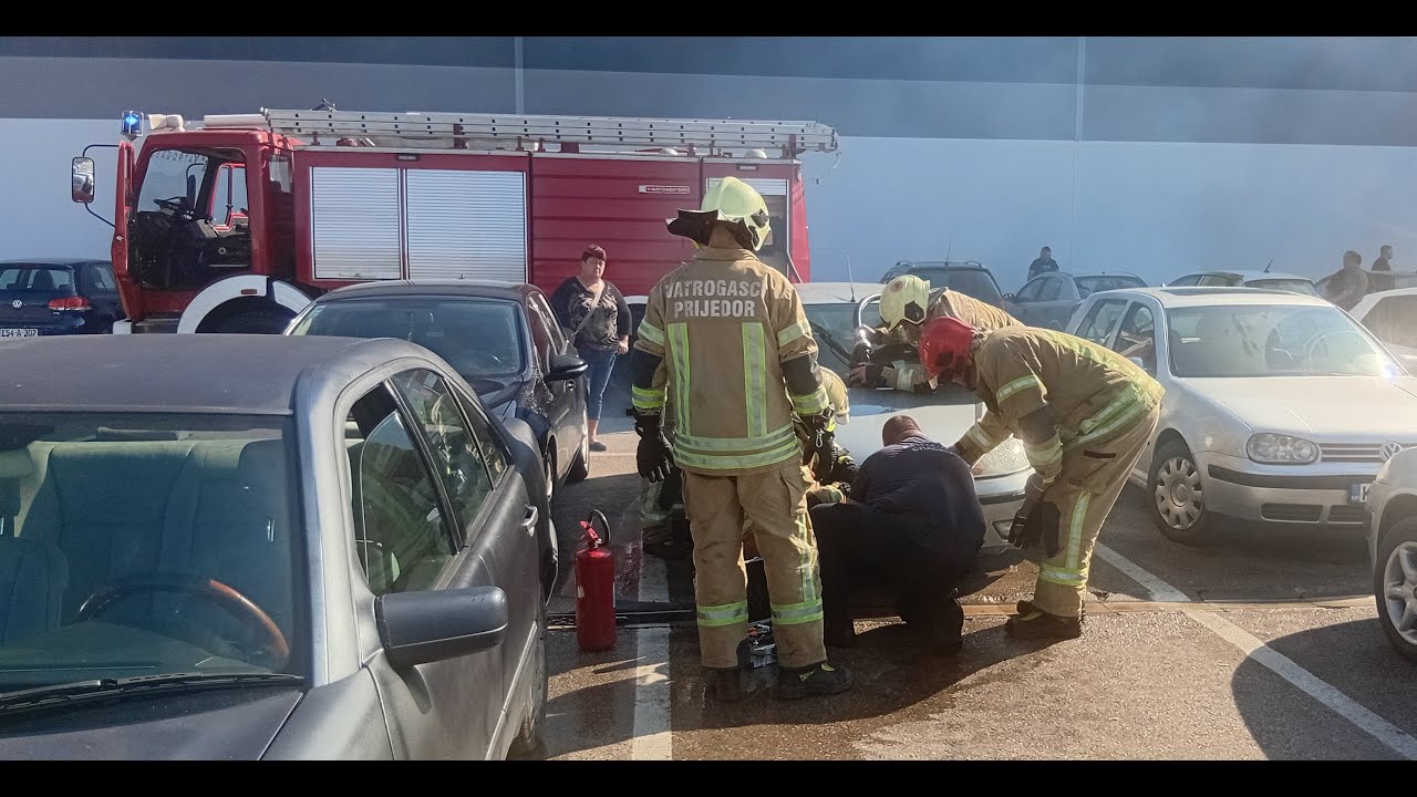 Požar automobila (26) - Vatrogasci Prijedor, 05.09.2025.