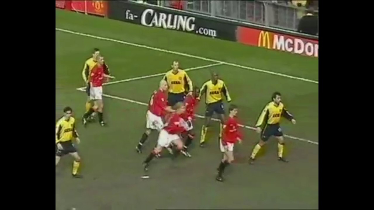 Paul Scholes vs Arsenal 00/01 (H)