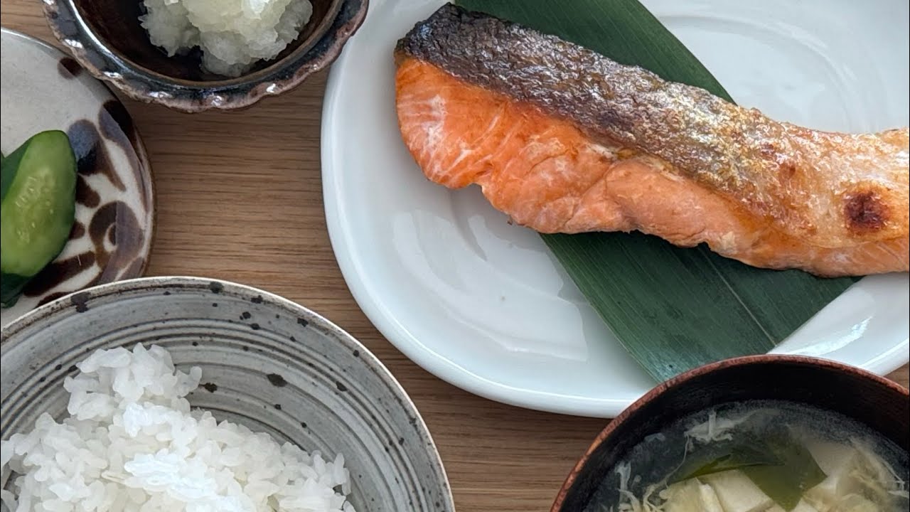 A Winter Japanese Breakfast｜焼き鮭と味噌汁