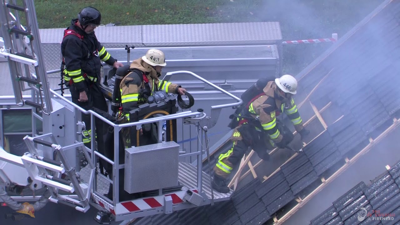 Storstockholms brandförsvar förevisar arbete med sprängramar - Skadeplats 2011