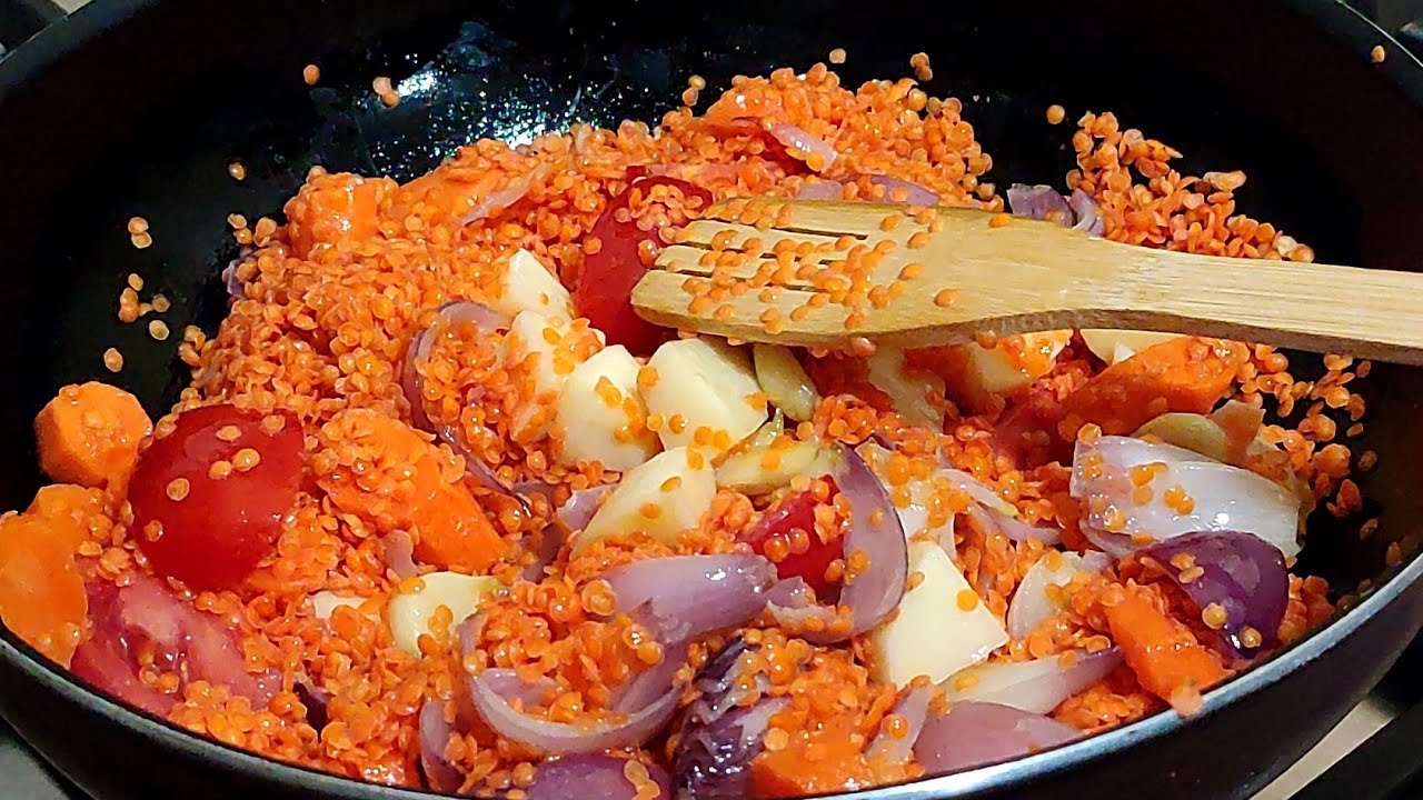 العدس عشان تطلعى أحلى طعم ليه جربي تشوحيه لو مش بتحبيه هتتجنني عليه وبإستمرار هتعمليه