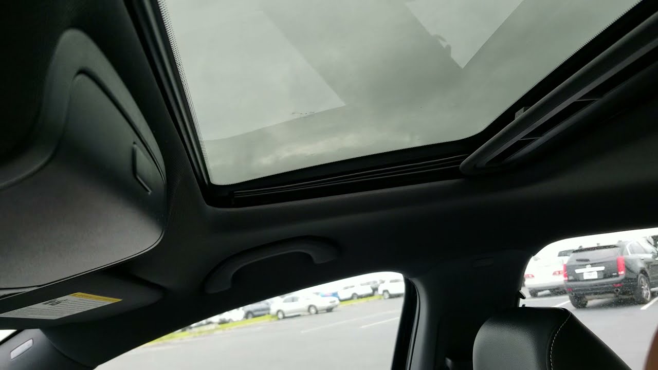 Cum se deschide, se &icirc;nchide și se aerisește trapa la un VW Passat 2012-2022