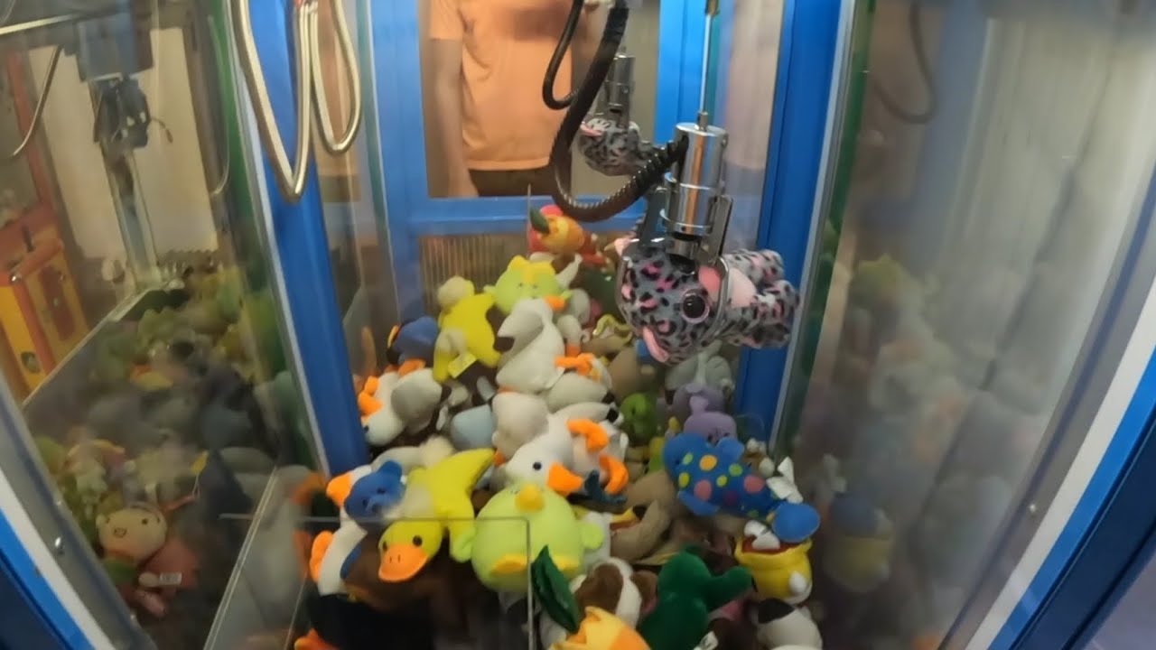 Candy Fun Factory claw machine by WMH/Paokai