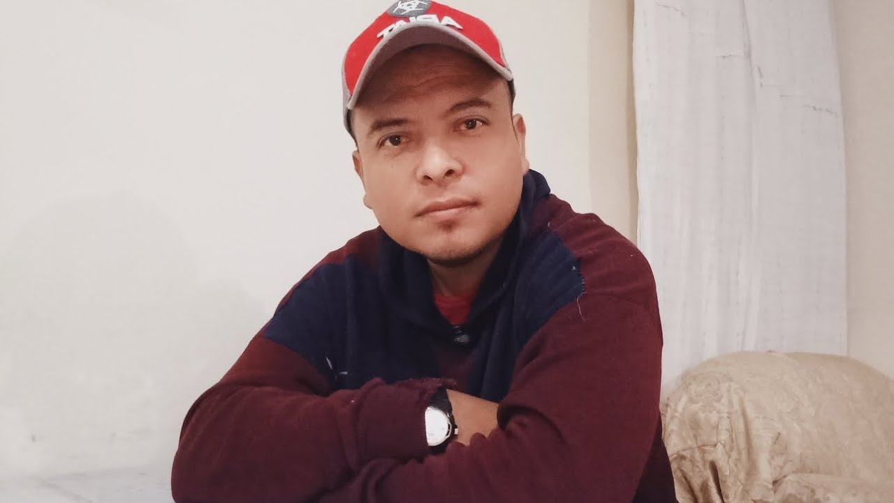 Avance de mis parejas reproductoras y protegiéndolas  del frío. 