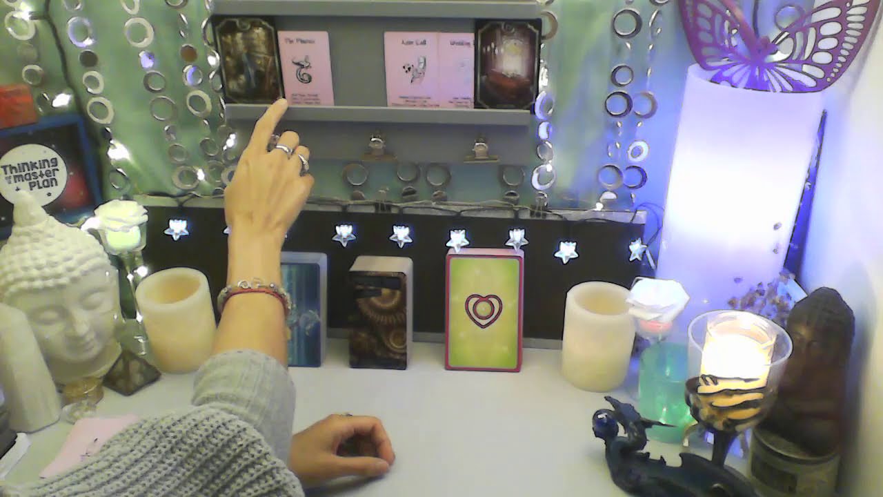 TWIN FLAME READING -  DM PROTECTING DF FROM DRAMA & DF THINKING MAYBE IT'S TIME TO WALK