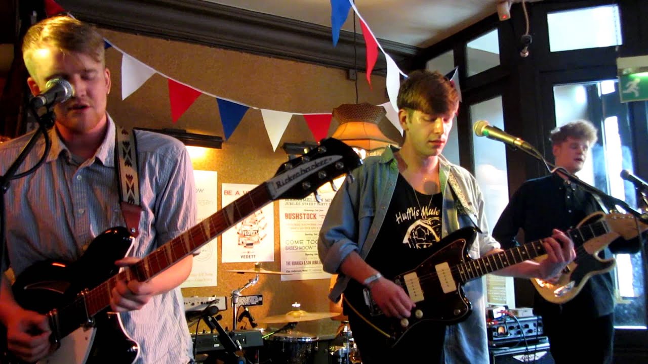 Dog Is Dead - Do The Right Thing Live @ Bushstock festival 02-06-2012
